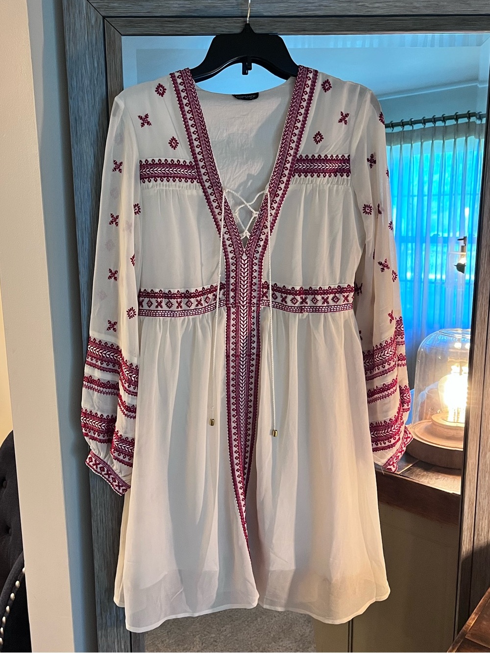 Topshop, US 6, Scandinavian long sleeve embroidered flowy dress, EUC!